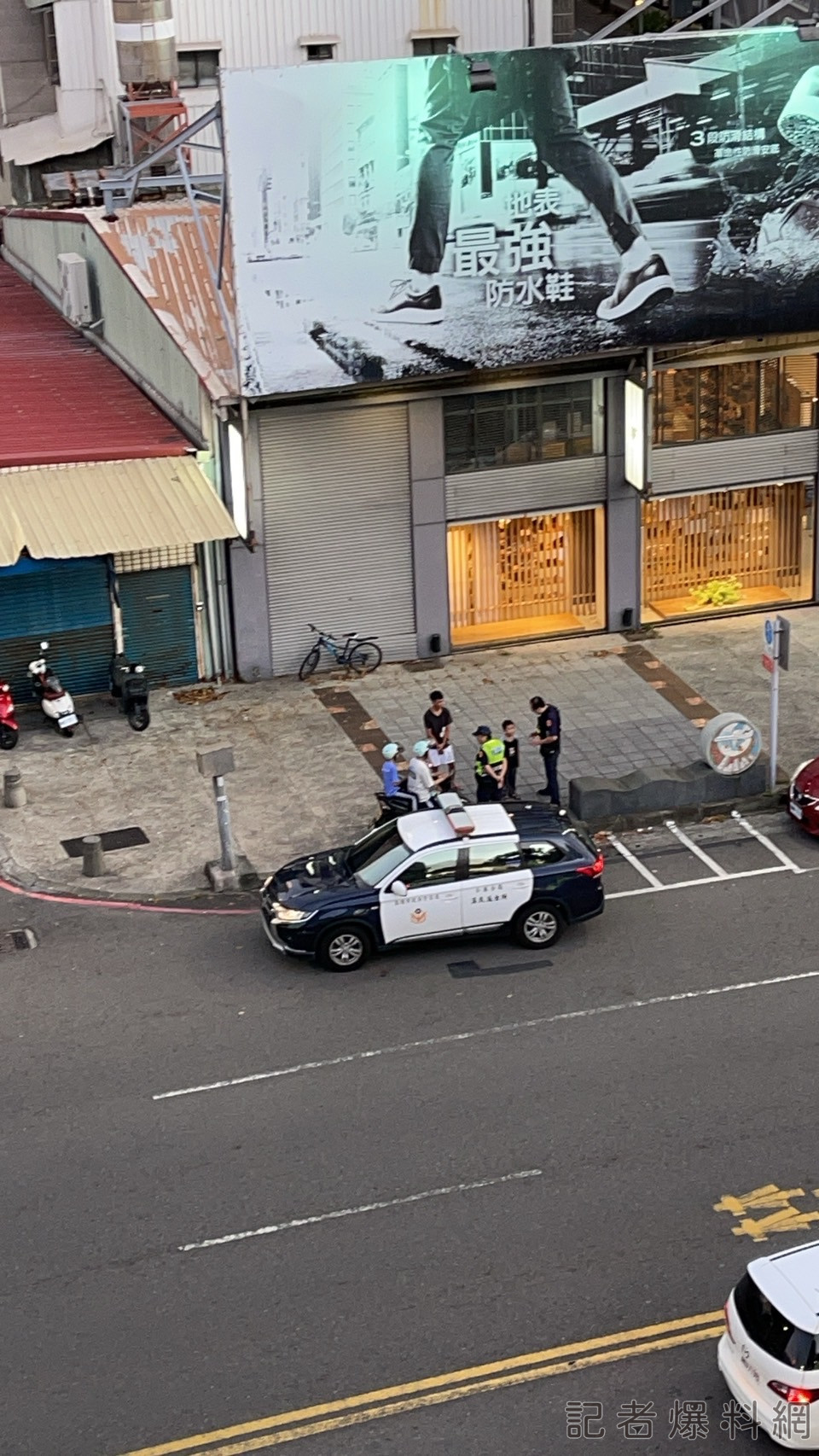 抓寶可夢不想回家 小港「激動」父街頭管教兒子驚動警察