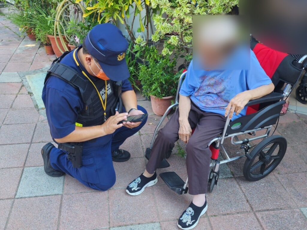 台南迷途老婦坐輪椅徘徊！現酷熱街頭民眾急報警　暖警安全護到家屬到來