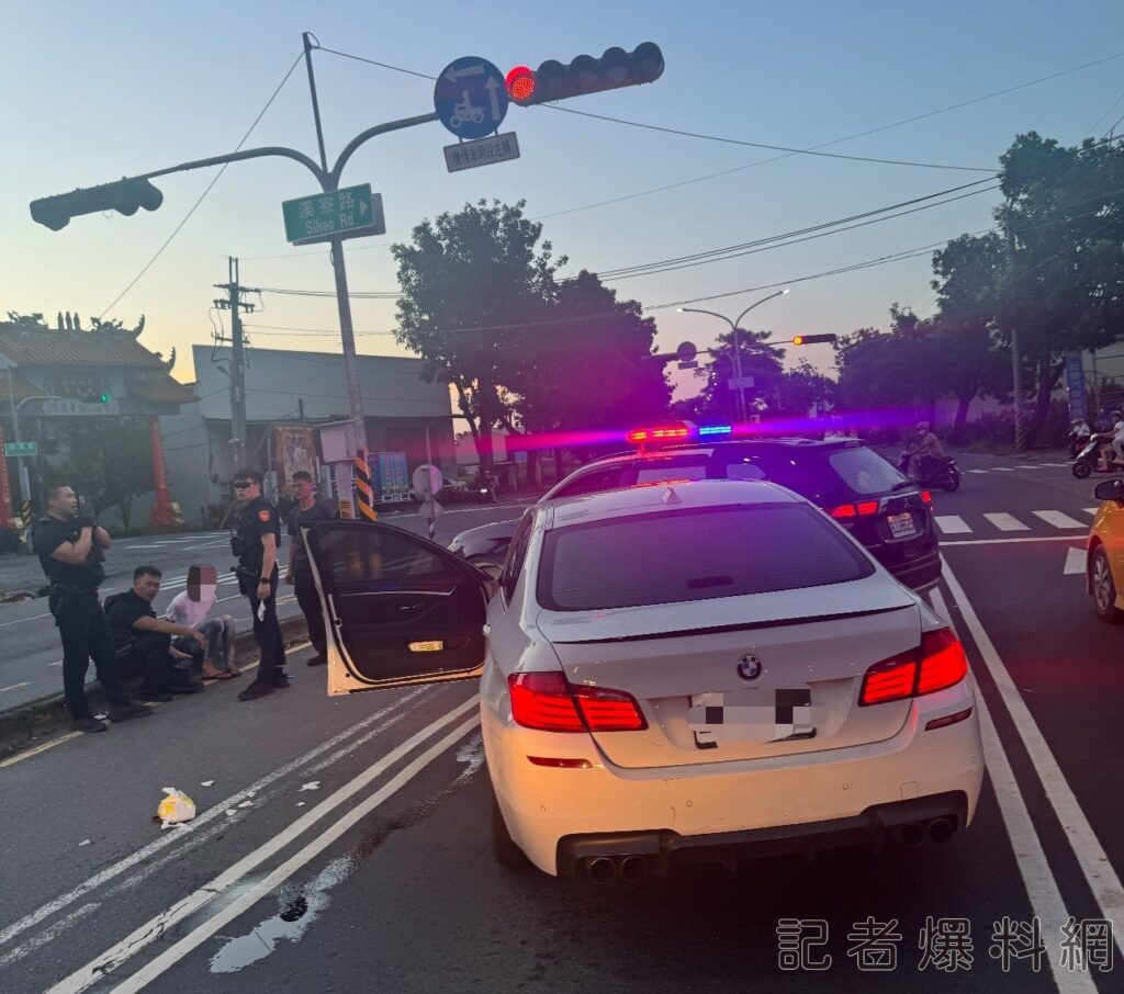 （警匪衝撞片）高雄男駕BMW吸「喪屍菸彈」！員警攔查「烙跑神預判」車擋車逮人