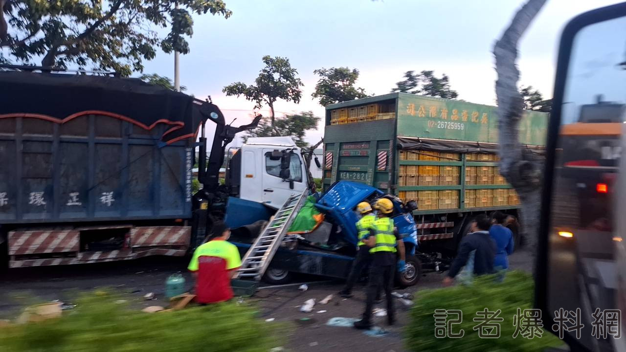 快訊／台中臨港路5車碰撞事故  1人OHCA、1人手骨折送醫