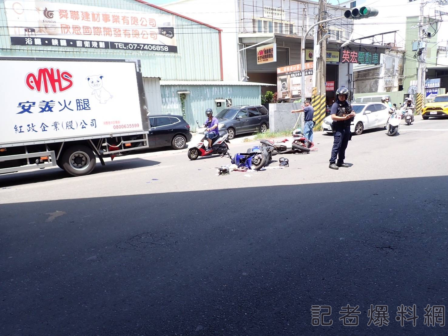 高雄鳳山少年騎車闖紅燈「把人撞進加護病房」…家屬網求行車記錄器畫面