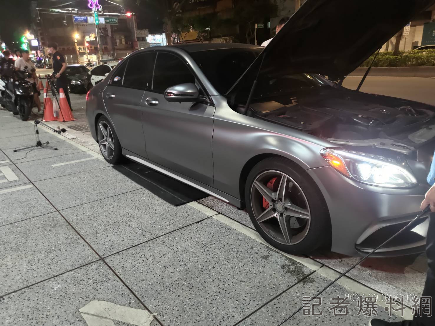 桃園分局抓噪音超標 賓士、重機等23車違規裁罰58200元