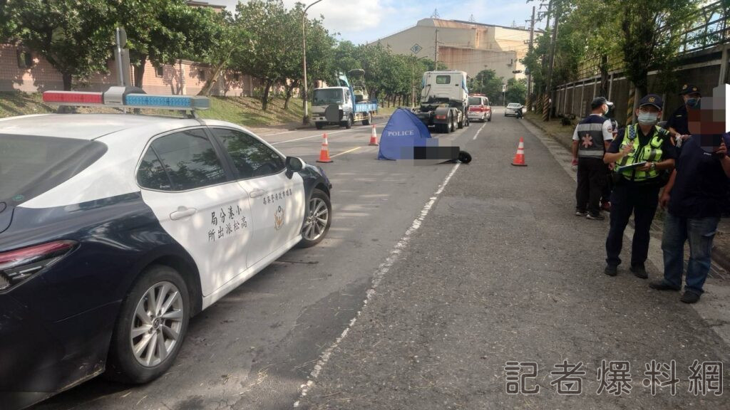 快訊／高雄小港死亡車禍！8旬機車騎士遭輾斃