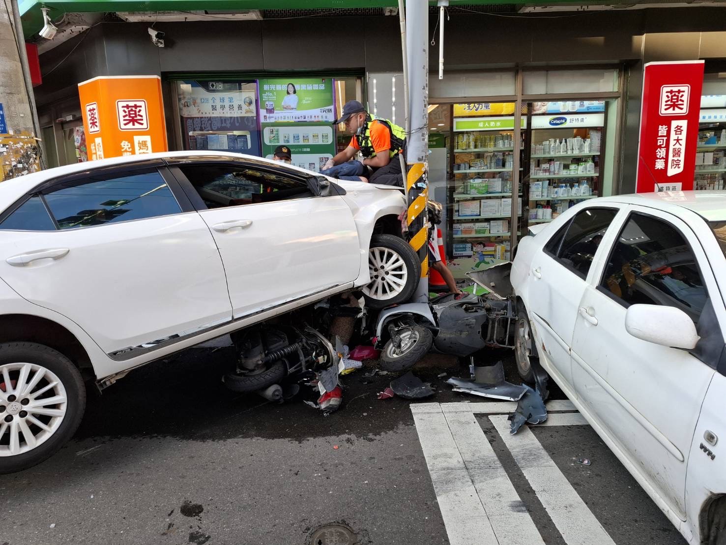 （有片）更新／虎尾街頭飛車追逐波及無辜釀6傷　警逮5嫌送辦