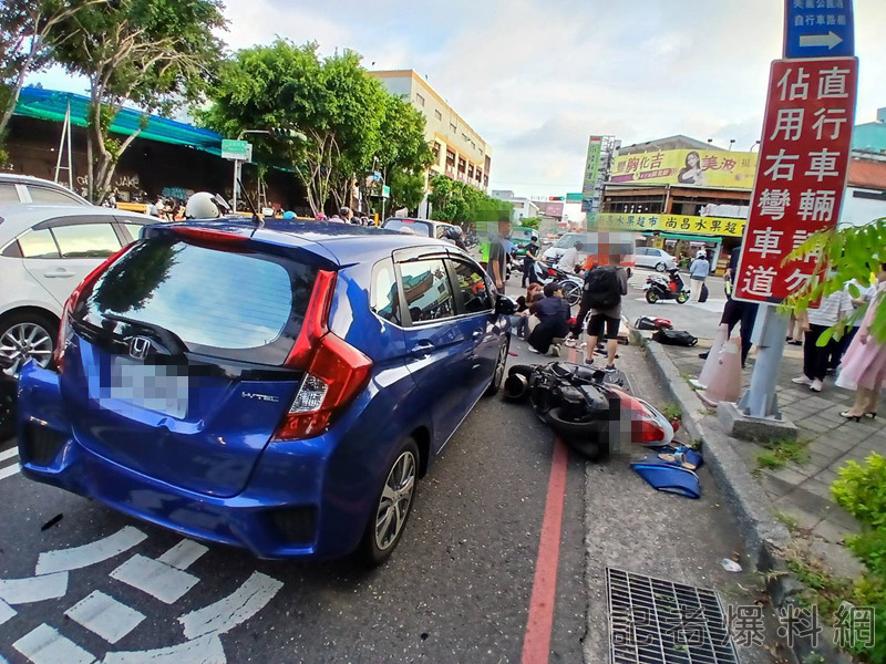 驚悚畫面曝！台南駕駛逆向「衝撞汽機車」　騎士遭撞飛重摔