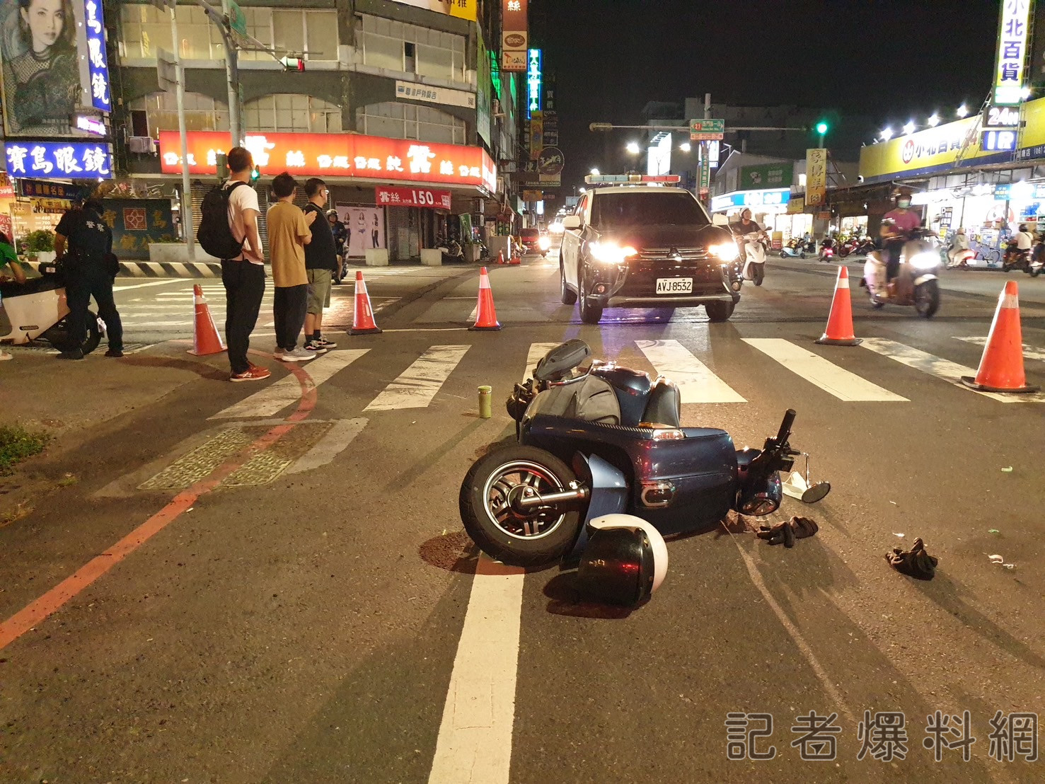 ▲遭撞倒的女騎士車子（圖／記者王俊勝 翻攝）