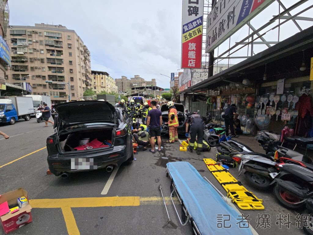 板橋市區毒駕 23歲男撞賓士車、機車釀2傷還下車嗆聲