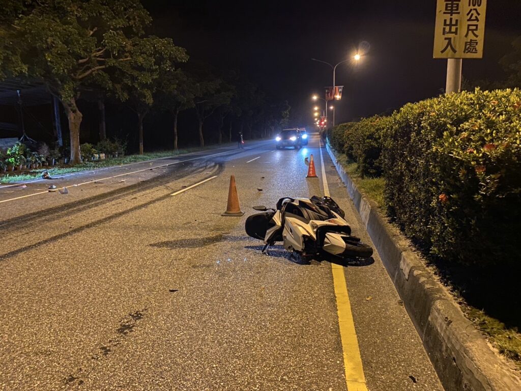 又傳大學生死亡車禍！　東華大學兩學生騎機車撞路樹一死一傷