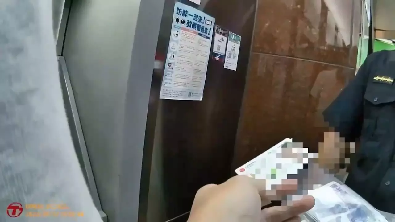 ▲男子不知道提款卡來源。(翻攝畫面)