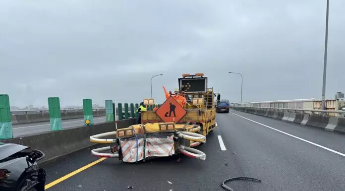 影／Volvo國道撞緩撞車！車主發文抱怨被業務撞爛　「半年新車宣告報廢」