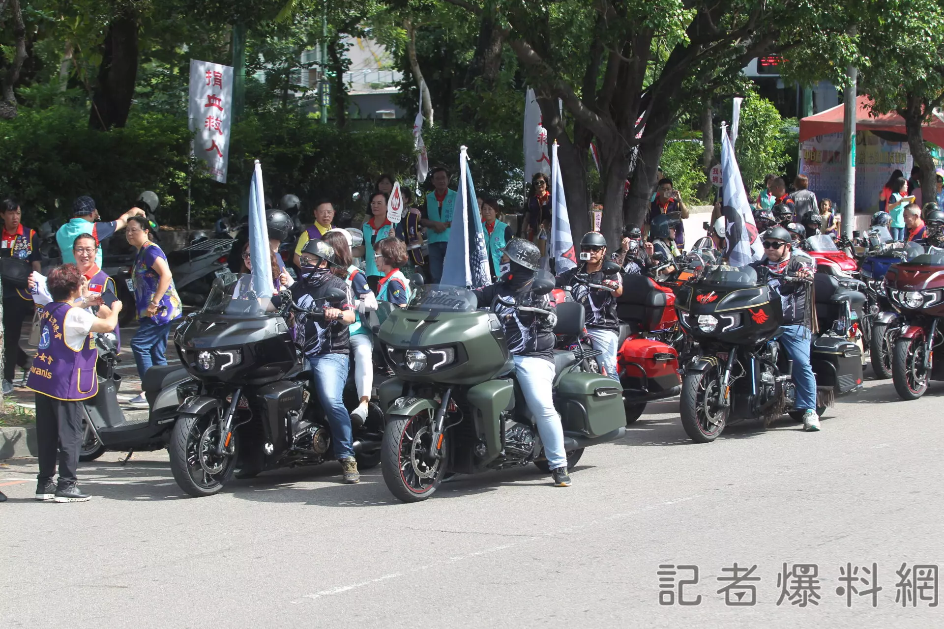 國際同濟會與大型重機(啟德國際車業)刺客車隊，出席捐血公益活動