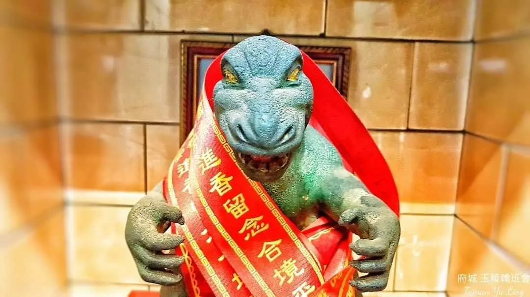 台南侯府天鳳宮火警！全台唯一「恐龍大將軍」難逃惡火「斷頭碳化」　宮主哽咽：傾家蕩產也要復建