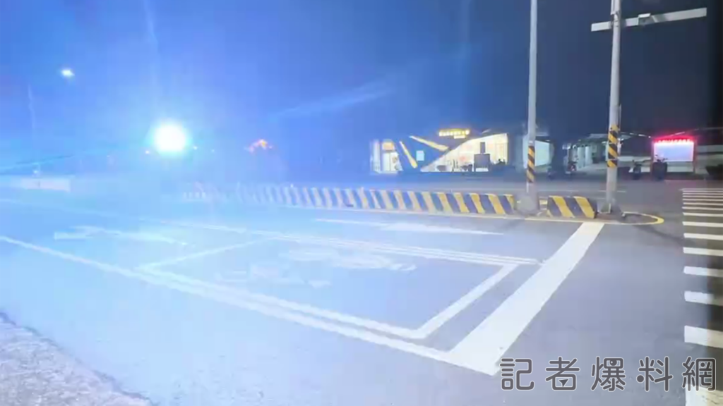 ▲民眾深夜無聊，路上奔跑闖紅燈啟動照相（圖／翻攝自 Threads）