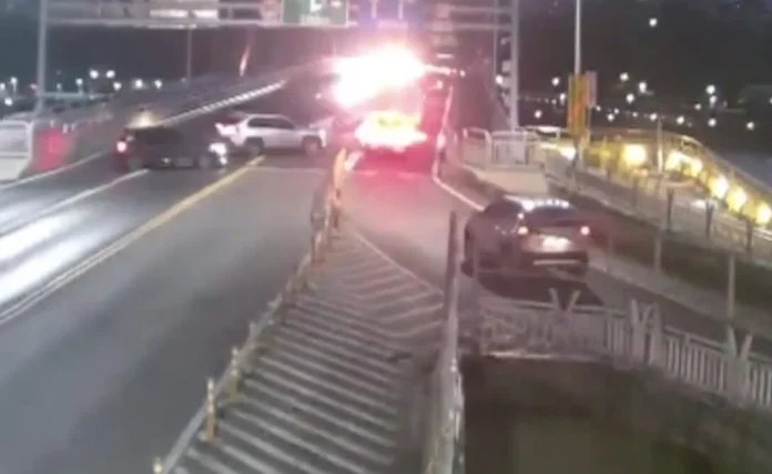 關波大發生4車相撞連環車禍。翻攝畫面